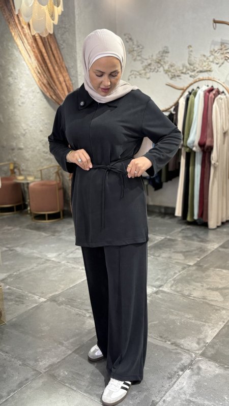 اسود🌚